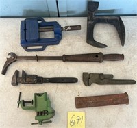 U - MIXED LOT OF HAND TOOLS (G71)