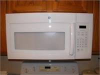 30" GE MICROWAVE OVEN *Very Clean