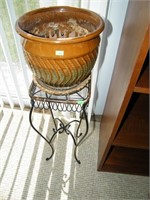 SMALL METAL STAND WITH VINTAGE JARDINIERE