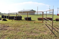 (1)24 ft freestanding cattle panel w/12ft gate