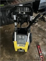Karcher 2000 psi pressure washer. Powers on