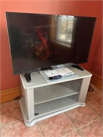 Isignia ROKU 38.5" TV and Stand