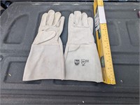 $15 CE CAT I Leather Gloves 12in Size MD/LG