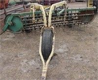 John Deere 640 5 bar rake