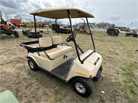 Club Car Golf Cart w/dump cargo bed