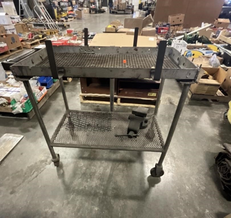 Rolling shop cart with vice