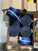 Box with 10 new 4“ x 40‘ blue winch straps