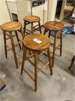 4 wooden bar stools, excellent shape