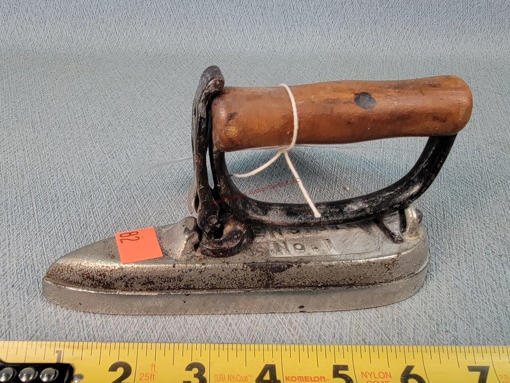 Sensible No. 1 Antique Saad Iron