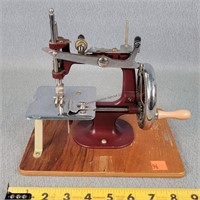 England Made Essex Mini Sewing Machine