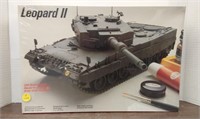 Leopard II Tank. Unassembled model kit. New in