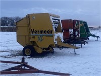 Vermeer 605XL round baler