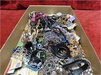 Assorted jewelry lot.