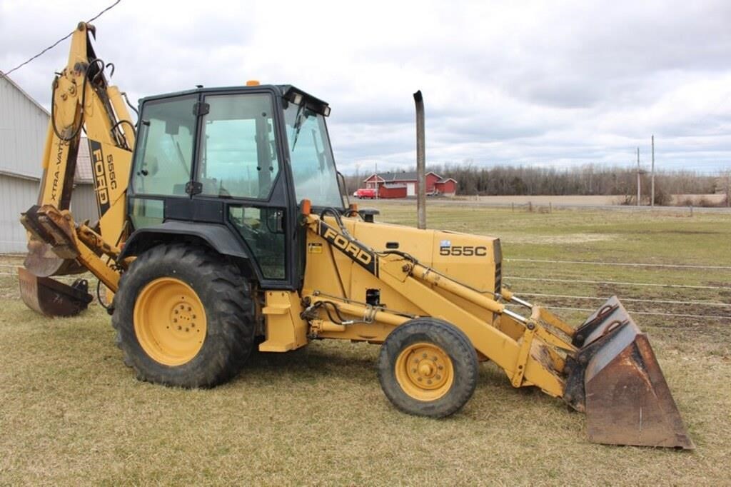 Ford 555C, 2WD backhoe