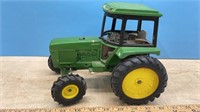 1/16 scale John Deere Utility Tractor (Stack is