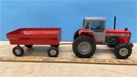 ERTL 1/16 scale Massey 699 Tractor & Box Wagon
