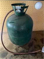 Air tank with gauge, needs hose