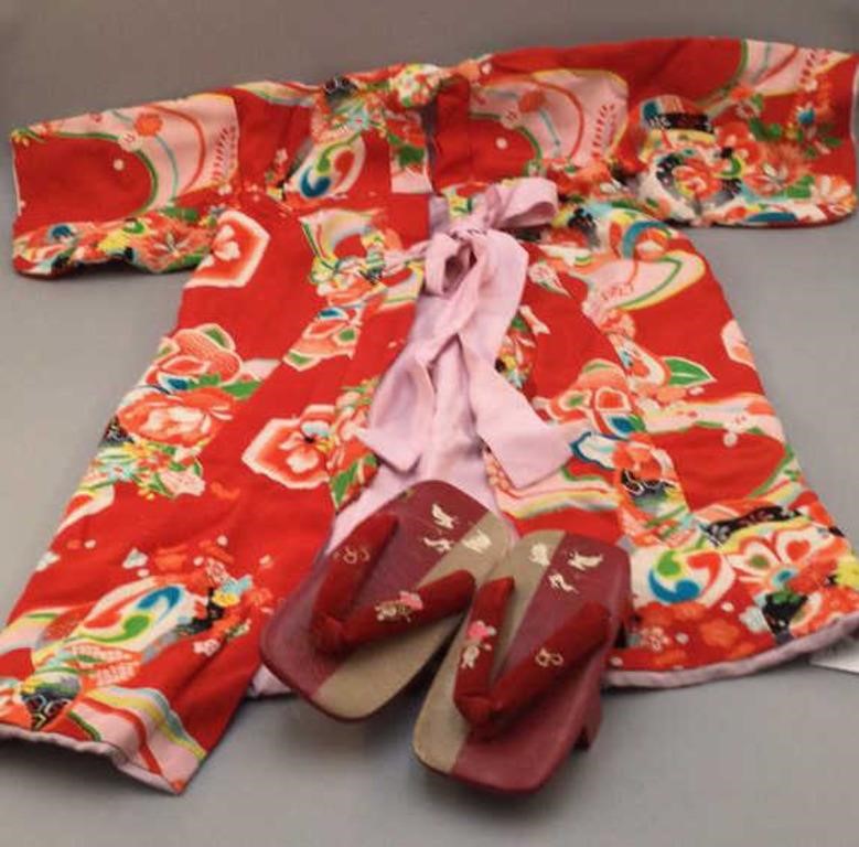 Child’s 1950 Japan Kimono & Gata in Box