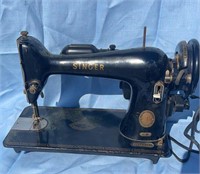 Singer 61 Sewing Machine Untested