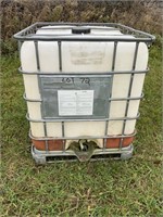 Liquid Container approx 350 gal