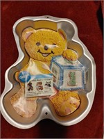 1995 Teddy Bear w/ Block Cake Pan Wilton