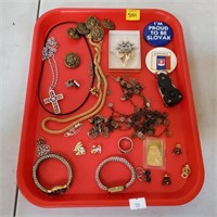 Costume Jewelry, Watches, & Pins lot