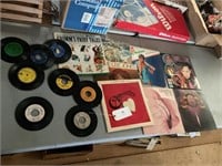LARGE  LOT OF VYNIL RECORDS