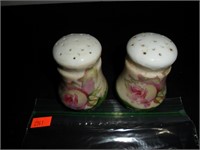 Pink and White flowers Salt and Pepper Shakers