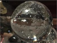 VINTAGE ART GLASS PAPERWEIGHT w BUBBLES