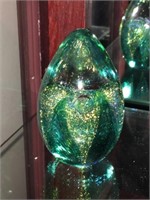GES GLASS EYE STUDIO 1999 PAPERWEIGHT GREEN SHIMME