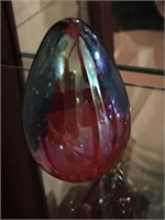 SMALL IRIDESCENT ART GLASS EGG PAPERWEIGHT