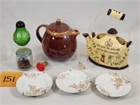 Hull Pottery Tea Pot & Norcrest Teapot Wall Pocket