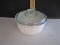 2.5 qt Corning ware with lid
