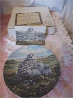 LOT 201 COLLECTIBLE OWL PLATE IN BOX