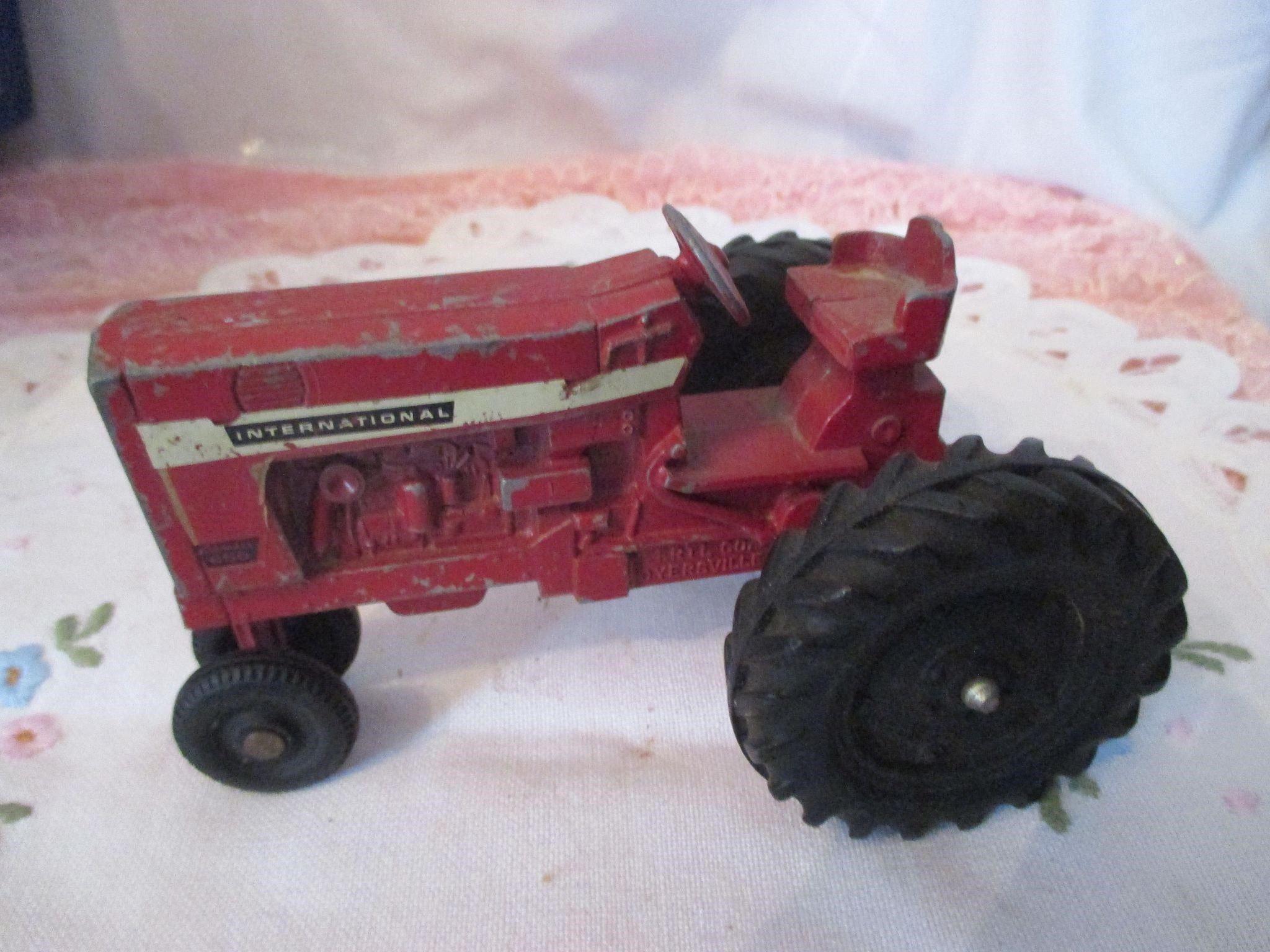 LOT 212 VINTAGE TOY TRACTOR