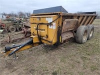 Kuhn Knight 8118 slinger manure spreader