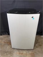 Criterion Silver Compact Refrigerator - 4.4 cu.ft.