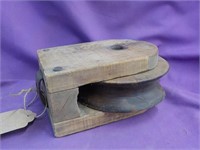 Wooden Pulley 7x6"