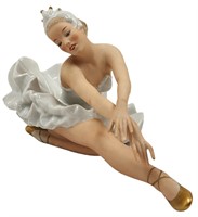 Signed Wallendorf Porcelain Figurine Of A Ballerin