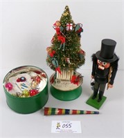 Vintage Christmas Decor incl music box tree