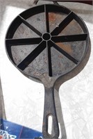 Vintage Cast Iron Cornbread Skillet