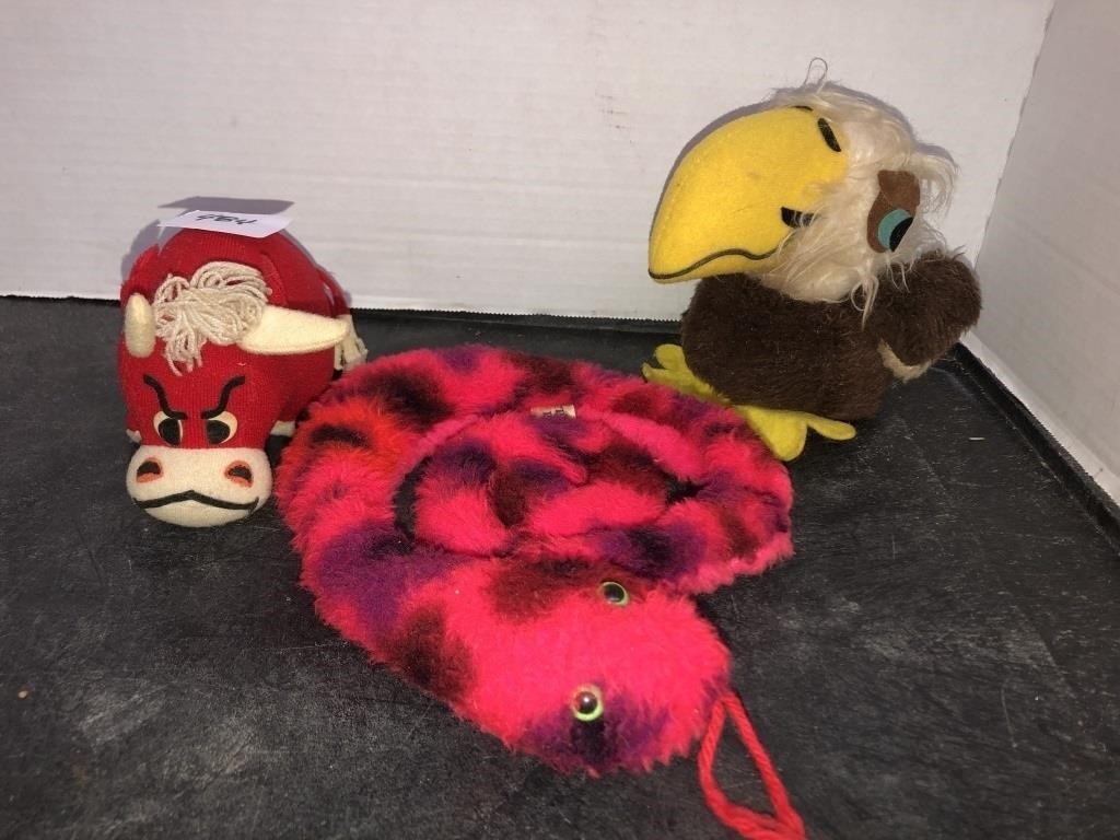 Dream Pets bull, Pillow pet snake and eagle