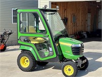 2017 John Deere X758 4x4 lawn tractor w/deck