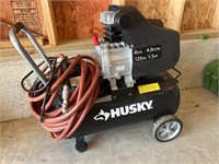 Husky 8 gallon air compressor