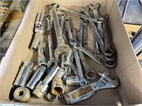 Wrenches & Sockets