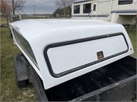 Leer white truck topper fits 6 1/2’ truck box