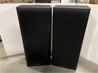 2 Technics tower speakers