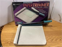 Paper trimmer
