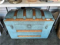 Vintage Trunk U231