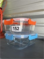 2 Glass Containers w/Lids U231